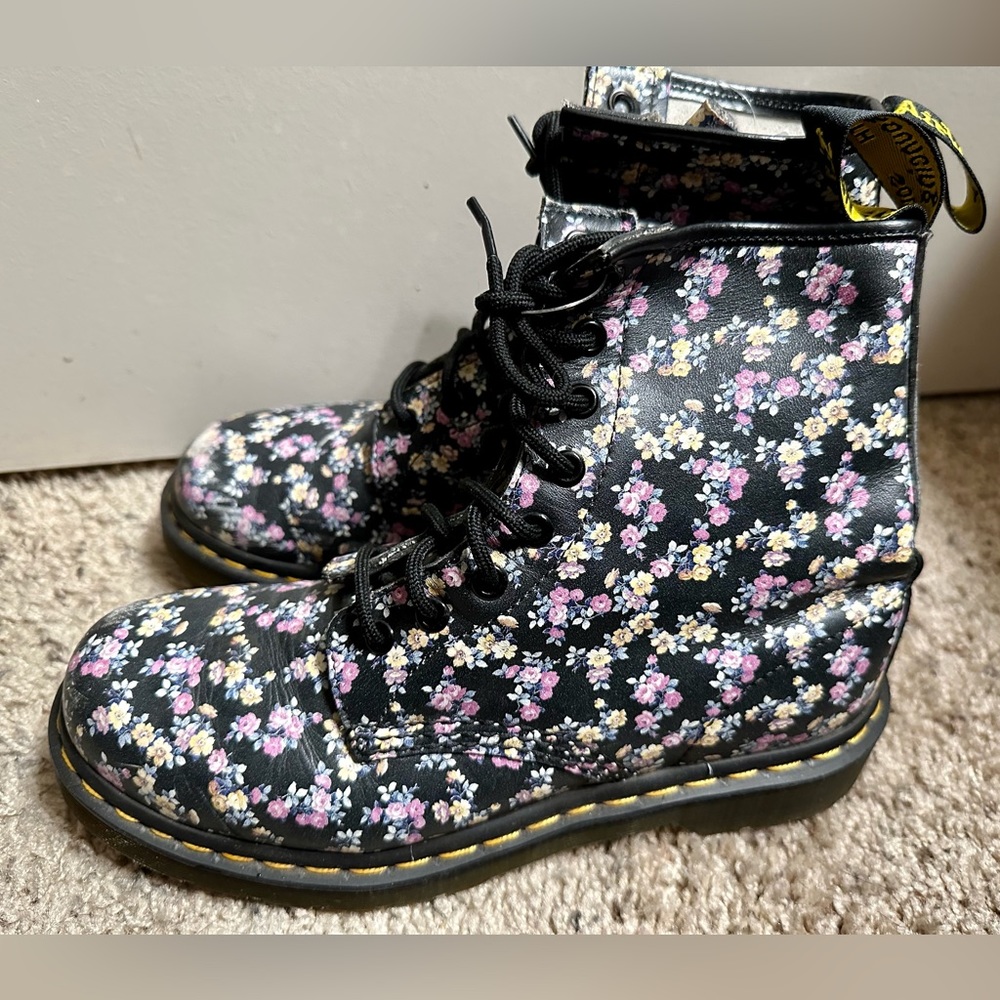 Dr. Marten 1480 Floral Pascal Boots